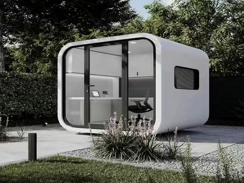 Off-the-grid mini house model with Italian smart appliances in Romania
